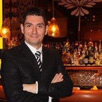 E-mail e número de telefone de Yener Zakut