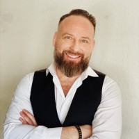Neue Zürcher Zeitung Employee Oliver Wirtz's profile photo