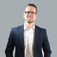 Dominik Puhl Email