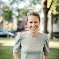 Emily Vyncke Email & Phone Number