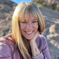 Extract Consultants Employee Lisa Metros's profile photo