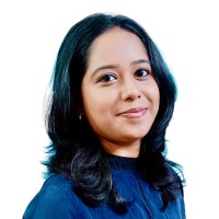 Nivedha Dhakshnamurthy Email