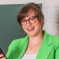 Eveline Debouvere Email