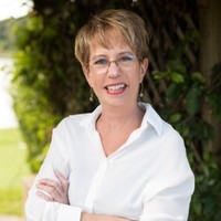 Tammy Hakes Email & Phone Number