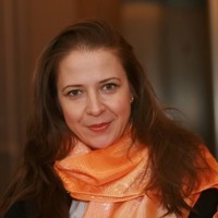 Katalin Toth Email