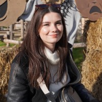 Create Employee Catherine Daniels's profile photo