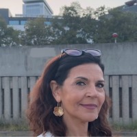 Caroline Valquenart Email