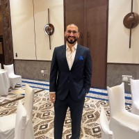InstaShop Employee Omar Hussein's profile photo
