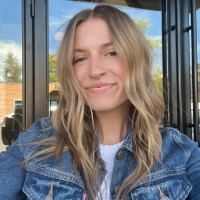 Starstruck Entertainment Employee Lucy Widmann's profile photo