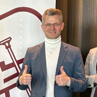 Marco Schlenker Email