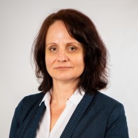Angéla Tóth Email