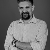 Róbert Iván Email