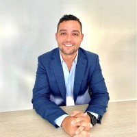 Juan Hutt Email & Phone Number