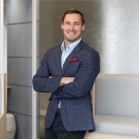 JLL Employee Thomas Thacker's profile photo