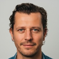 Simon Burkhardt Email & Phone Number