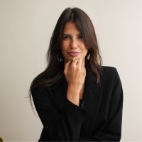 Carol Bastos Email