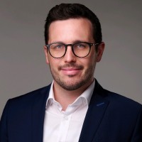 Lukas Grabinat Email