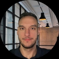 Links Employee Jasmin R.'s profile photo