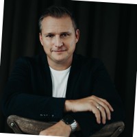Sascha Ruh Email
