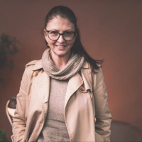Luana Figueredo Email