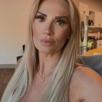 Clever Investor, LLC Employee Nikki Tisdale's profile photo