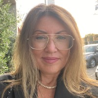 SydneyEvan/Letrend Employee Rosanne Karmes's profile photo