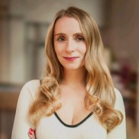 DR. KADE AVENDA GmbH Employee Julia Balyazina's profile photo