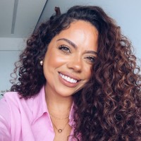 Bárbara Soares Email