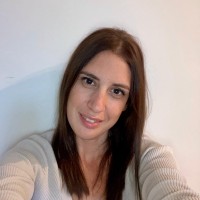 Angela Torlá Email
