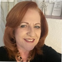 Heading Home Employee Dorothee Otero's profile photo