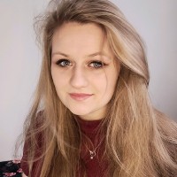 Karolina Zawisza Email