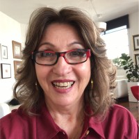 Universidade Federal de Uberlândia Employee Geni Costa's profile photo
