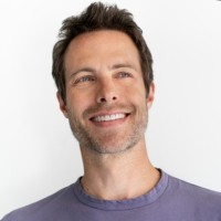 YogaGlo Employee Derik Mills's profile photo