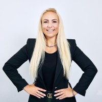 Specialist Risk Insurance Solutions Employee Nicola Holmes's profile photo