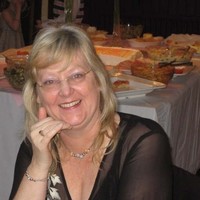 Lesley Walsh Email
