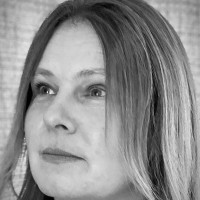 Caroline Cairns Email & Phone Number