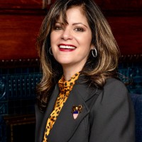 Suzette Arostegui