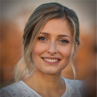 Giulia Renk Email