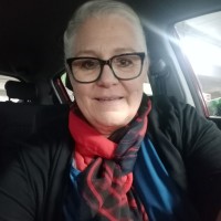 Valitha Roos Email