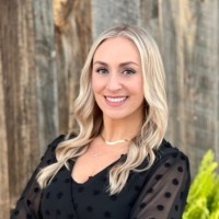 Kelly Fox Email & Phone Number