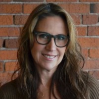 Comm100 Employee Robin Jones's profile photo