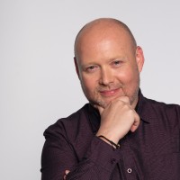 Marek Tomczyk Email