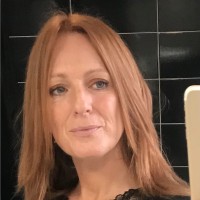 Roche Employee Julie Flaux's profile photo
