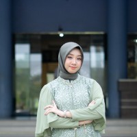 Nazivah Arini Email