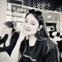 Computer Room Solutions (CRS) Employee Emma Vu's profile photo