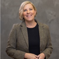 SafeWise.com Employee Rebecca Edwards's profile photo