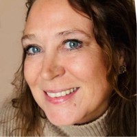 Yvonne Mooij Email
