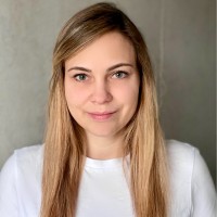 Caroline Heß Email