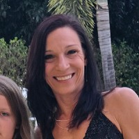 Paradise Bank Employee Laura Jennings's profile photo