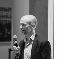 Salesforce Employee Tom Handley's profile photo